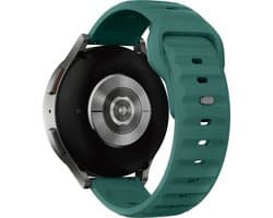 Stravo Outdoor siliconen smartwatch bandje 20mm - geschikt voor Samsung Galaxy Watch 7 (40 & 44mm) / Watch 6 (Classic) / Watch 5 (Pro) / Watch 4 (Classic) / Watch 3 41mm / Watch 1 42mm / Watch Active / Watch FE / Gear Sport - Dennengroen