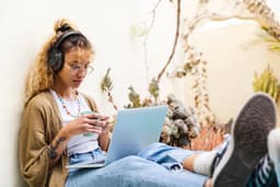 JBL Tune 780NC - Draadloze Noise Cancelling Koptelefoon - Bluetooth - Over-ear - 70 uur batterij - ANC - Zwart — thumbnail 5