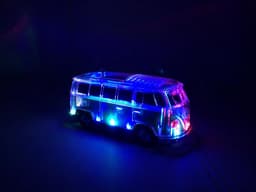 VOLKSWAGEN T1 MET RADIO EN LED VERLICHTING EN BLUETOOTH ROOD — thumbnail 4
