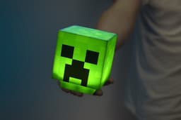 Paladone Minecraft - Creeper Nachtlamp - Op 2x AAA batterijen — thumbnail 5