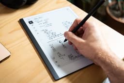 reMarkable ® 2 met Marker Plus en Ultraslanke Antraciet Hoes - the Paper Tablet — thumbnail 8