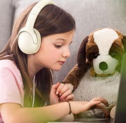 StayPowered Hoofdtelefoon voor Kinderen - Helder Geluid en Comfort - Opvouwbaar - 3,5 mm Jack - Knoopvrije Nylonkabel - Duurzaam Ontwerp - Verstelbare Hoofdband - Compatibel met Smart-apparaten - Beige - Levering Sneller dan Aangegeven! — thumbnail 5
