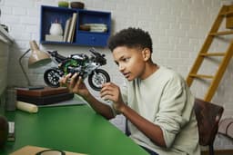 Lego Technic 42170 Kawasaki Ninja H2r Motor Bouwstenen — thumbnail 3
