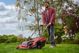 Einhell Accu Grasmaaier GE-CM 18/32 C Li BL Solo - Power X-Change - 18 V/Li-ion - Maaibreedte: 32 cm - Aanbevolen gazonoppervlakte: tot 270 m² - 27 L opvangzak - Maaihoogte: 25-65 mm - Excl. accu en lader — thumbnail 2