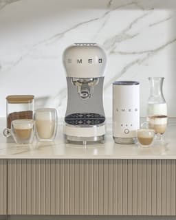 SMEG ECF12CREU Espressomachine Set – Melkopschuimer – 15 bar – Wit – 50’s Style — thumbnail 4