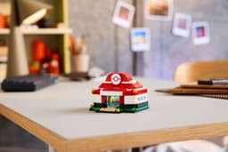 LEGO - Mini Pokémon Center - 40911 — thumbnail 2