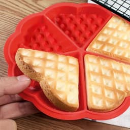 Siliconen Wafelvormen Set voor Airfryer - Hartvormig - 4 en 5 Putjes - Rood - Bakvormen voor Wafels, Muffins en Cake - Creatief Bakken — thumbnail 10