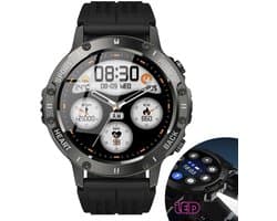 Knobbout 1.46”(3.7cm) Sportieve Smartwatch met LED Zaklamp – Bluetooth Bellen – HD Touchscreen (360×360) – 100+ Sportmodi – Hartslag, Bloeddruk & SpO₂ – IP68 Waterdicht – Muziekbediening – Android & iOS - Zwart