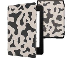 kwmobile e-reader hoesje geschikt voor Amazon Kindle Paperwhite 11. Generation 2021 hoes - E reader flip case met magnetische sluiting - Ereader cover - Koeien Patroon design in zwart / wit