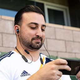 JLab Play Gaming Bluetooth Oordopjes met Nekband - Draadloze Oortjes - Ideaal om te gamen - 8 Uur Batterijduur - Geschikt Voor PS / Nintendo / Xbox — thumbnail 4