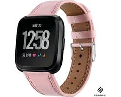 Leer Smartwatch bandje - Geschikt voor Fitbit Versa / Versa 2 leren bandje - roze - Strap-it Horlogeband / Polsband / Armband