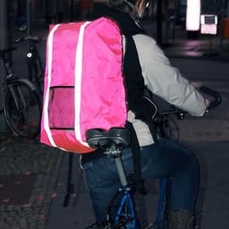 kwmobile regenhoes voor je rugzak - Waterdichte bescherming voor schooltassen - Regenhoesset met reflecterende strepen — thumbnail 5