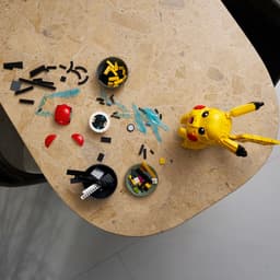 LEGO Pokémon Pikachu en Pokéball Bouwpakket voor Volwassenen en Woondecoratie - 72152 — thumbnail 5