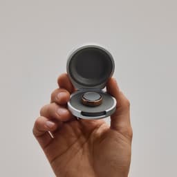 Oura Ring 5 - Portable Charger - Size 12 — thumbnail 4