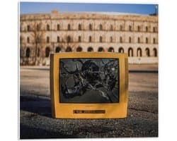 Forex - Kapotte Gele Televisie  - 50x50cm Foto op Forex