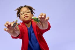 LEGO Ninjago - Lloyd vs. aardemonster in spinner Constructiespeelgoed — thumbnail 2