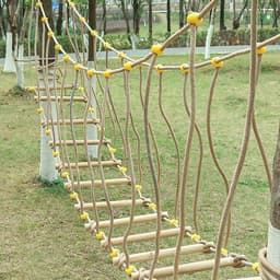 Outdoor brug swingende kinderen sport en fysieke fitness trainingsapparatuur Enige houten brug balance brug klimframe(Size:2m) — thumbnail 1