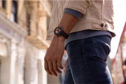 Garmin Venu 2 Plus Health Smartwatch - Amoled touchscreen - 9 dagen batterij - spraakbesturing - Zwart — thumbnail 6