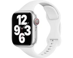 By Qubix - Geschikt voor Apple Watch bandje - Siliconen sportbandje Slim Fit - Wit - Geschikt voor Apple Watch 38 mm / 40 mm / 41 mm / 42 mm - Smartwatch bandje - siliconen sport bandje - smartwatchbandje