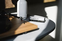 Pro-Ject Brush-it Record Brush - Grondige Vinylreiniging - Onmisbaar Voor Iedere Platenspeler - Antistatisch & Veilig - Zilver — thumbnail 3