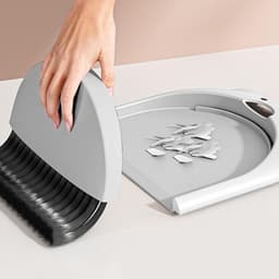 Mini bezem en blik - Kleine stoffer - Bureau reinigen - Compact en hangbaar - 18 x 23.5 cm - Grijs — thumbnail 3