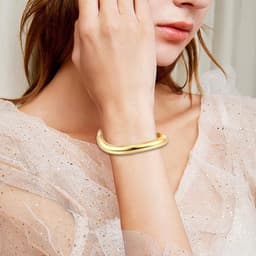 Set van 2 damesarmbanden van roestvrij staal in goud en zilver, elegante sieraden met stevige pasvorm, perfect als cadeau voor mama, vriendin of dochter — thumbnail 3