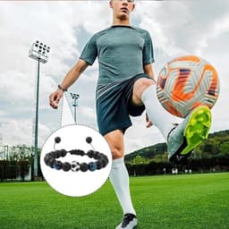 Stoere voetbal armband voor jongens van 1 tot 12 jaar, ideaal als voetbal cadeau en leuk accessoire voor jonge voetballiefhebbers — thumbnail 2