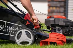 Scheppach Grasmaaier Benzine MS225-53 - Zelfrijdend - Mulchfunctie - 53cm maaibreedte - 4-takt - 224cc - 6pk - Voor tuinen tot 1800m² - met 65L opvangbak — thumbnail 3