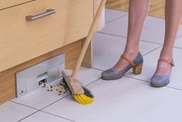 Ruimtebesparende Ondertafelstofzuiger met 1200W Motor en Ultra Uitschuifbare Slang — thumbnail 4