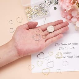 Set van 60 roestvrijstalen holle hartvormige bedelhangers in goud en zilver, met oorbelringen in 3 maten voor het maken van DIY sieraden — thumbnail 2