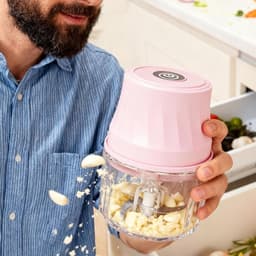 Mini Keukenmachine - Voedsel Hakker - Snel Ingrediënten Snijden - Oplaadbaar Draadloos - 350ml Capaciteit - Roze — thumbnail 3