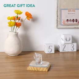 Kristallen baby hand gipsafdruk set met standaard - Leg herinneringen vast met deze 3D gipshand voor je baby - 10 x 10 cm en transparant — thumbnail 4