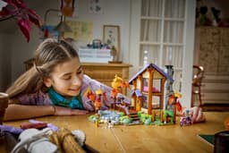 LEGO Friends Gezellige Boshut in de Herfst 42705 — thumbnail 2