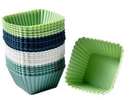 Taartvormpjes - 6,7*6,7*3,5 cm - Set van 24 - Siliconen taartvormpjes - Bakvormen - Antiaanbaklaag - Geschikt voor het maken van muffins, taarten, gebak en pudding - Herbruikbare muffinvormpjes - Geschikt voor ovens en airfryers - Vierkant