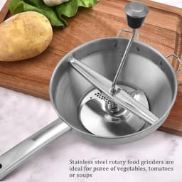 Deze roestvrijstalen keukenmachine wordt geleverd met drie maalschijven, een handmatige maalschijf en een opzetstuk voor het maken van puree. — thumbnail 5