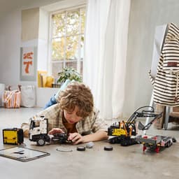 Lego Technic 42175 Volvo Fmx Truck & Ec230 Bouwstenen — thumbnail 2