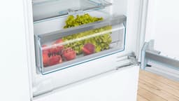 Bosch KIS77AFE0 - Serie 6 - Inbouw Koel-vriescombinatie - 157.8 x 55.8 cm - Stil - Groente en fruit langer vers door VitaFresh - Led verlichting — thumbnail 10