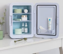 Mini Koelkast 10L - Cosmetische Koelkast met Warm en Koud Functie — thumbnail 3