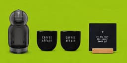 KRUPS NESCAFÉ Dolce Gusto MiniMe KP120810 - Koffiecupmachine - Antraciet / zwart + 2 zwarte mokken "Coffee Affair" + zwarte tegel "Zo blij met een vader zoals jij" + tegelhouder - (cadeau)PAKKET — thumbnail 1