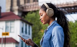 JBL Tune 730BT - Draadloze Bluetooth Koptelefoon - Over-ear - 76 uur batterij - JBL Pure Bass - Beige — thumbnail 5