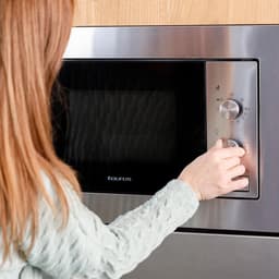 Inbouwmagnetron - Keukenmagnetron - Snel Maaltijden Bereiden - Grillfunctie Inclusief - 20 Liter - Roestvrij Staal — thumbnail 3