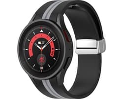 Strap-it Smartwatch bandje - magnetische siliconen horlogeband geschikt voor Samsung Galaxy Watch 7 (40 & 44mm) / Galaxy Watch 6 Classic / Watch 6 40 & 44mm / Watch 5 Pro / Watch 5 40 & 44mm / Watch 4 (Classic) / Watch FE - zwart/grijs