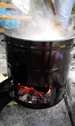 Buiten kookkachel set,GIETIJZEREN KOOKPAN Ø32!!!, Buiten keuken, Houtkachel met gietijzeren pan. Hongaarse ketel, Terras kachel. Inhoud8L — thumbnail 5