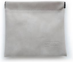 Eardopes Opbergzakje voor oordopjes - Creme wit - Etui voor oortjes met kabel - bewaarzakje hoesje oortjes - diervriendelijk: geen suede of ander dierlijk materiaal - 9.5cm x 10cm — thumbnail 4