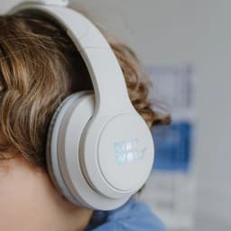 KIDYWOLF KIDYEARS Kinder Koptelefoon Konijn – 85dB, Bluetooth & Jack, Opvouwbaar, Magnetische Oortjes, 4+ — thumbnail 5