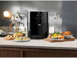 Electrolux EAF7SB Enkel 6,9 l Vrijstaand 1700 W Heteluchtfriteuse Zwart — thumbnail 1