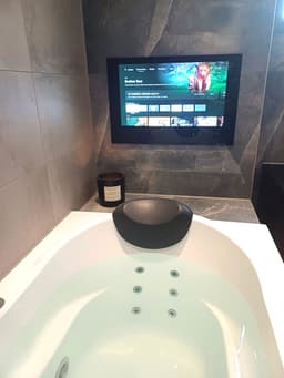 SplashVision® Waterdichte badkamer TV - ESI-27B Android LED Badkamer TV Zwart — thumbnail 7
