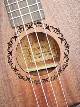 WK Ukelele Tenor 26 inch Professionele Ukulele - Massief Natuur sapele Hout – Hoogwaardige Leerukulele met Gesloten Stemmechaniek, Toets & Gebogen Achterkant -Inclusief accessoires- Professionele studie-met tas-Ukelele Gitaar — thumbnail 2