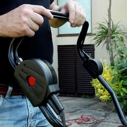 Benzine Grasmaaier Krachtige Motor Voor Middelgrote Tuinen — thumbnail 3
