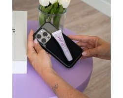 xoxo Wildhearts Lipgloss houder (zwart) - geschikt voor MagSafe Apple iPhone 12 / 13 / 14 / 15 / 16 / Mini / Pro / Pro Max / Plus - siliconen - Magnetische lippenstift houder telefoon - telefoonbutton - Lipstick holder - zwart